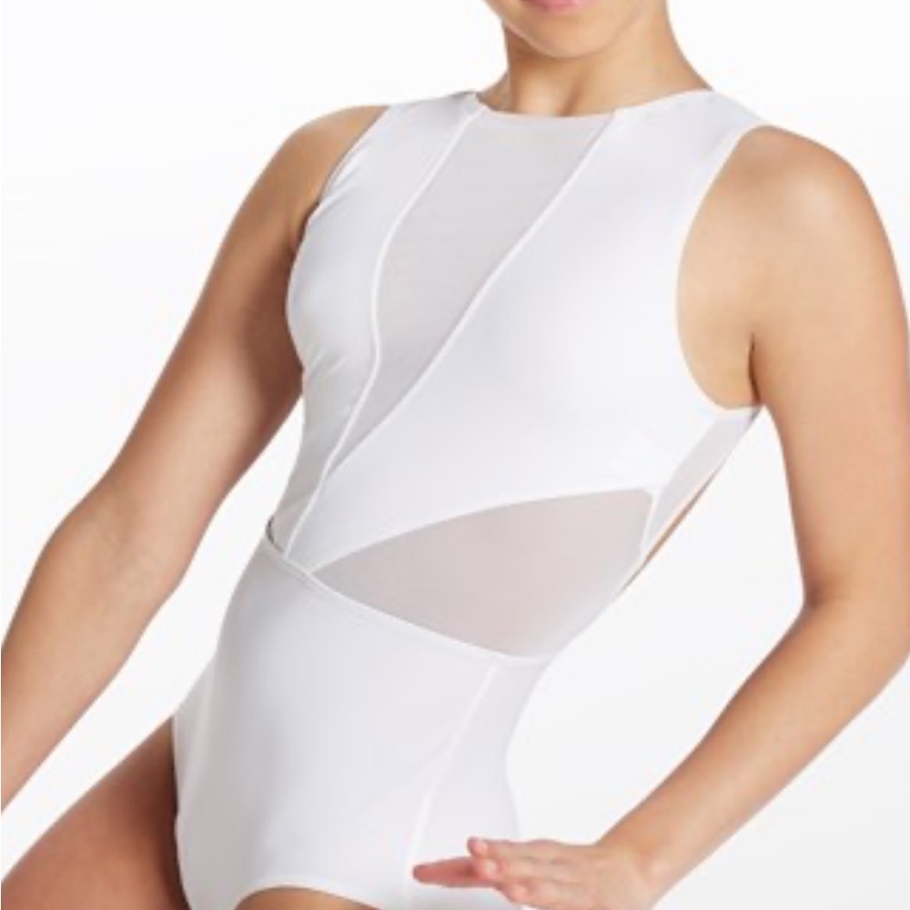 Balera Sleeveless Illusion Leo